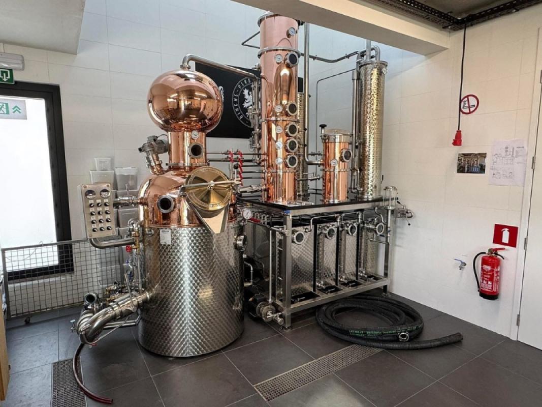 PLUS OULTRE DISTILLERY SRL - Photo 5